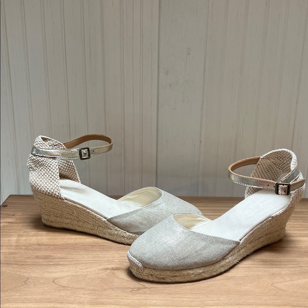 Soludos Mid-Wedge Linen Metallic Gold Espadrille - Never worn - Sz 10